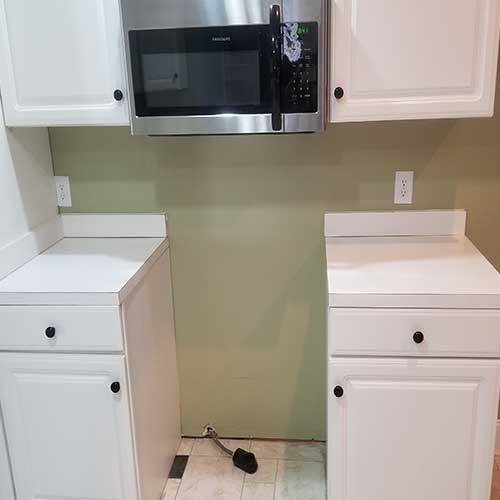 Laminate Kitchen Counters — before refinishing